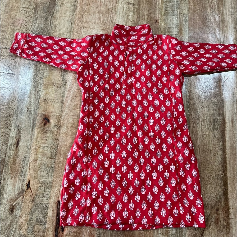 Beautiful kurti to go with jeans/pajami.